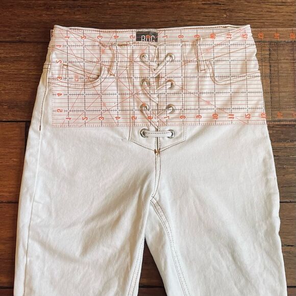 Urban Outfitters BDG Girlfriend High-Rise Lace-Up White Jeans - Picture 5 of 12